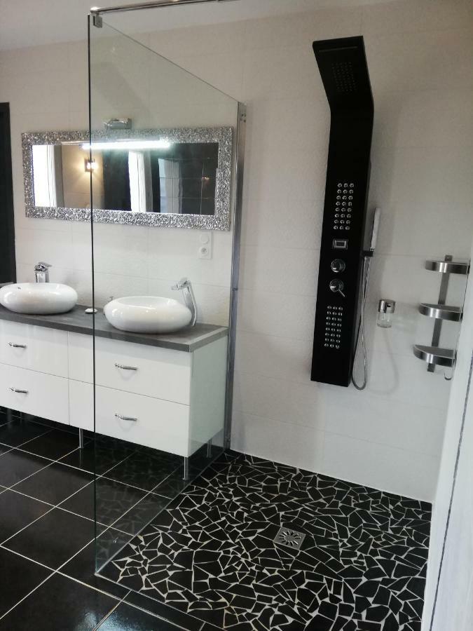 Chambres D'Hotes Luxe Et Serenite Theize Exterior foto